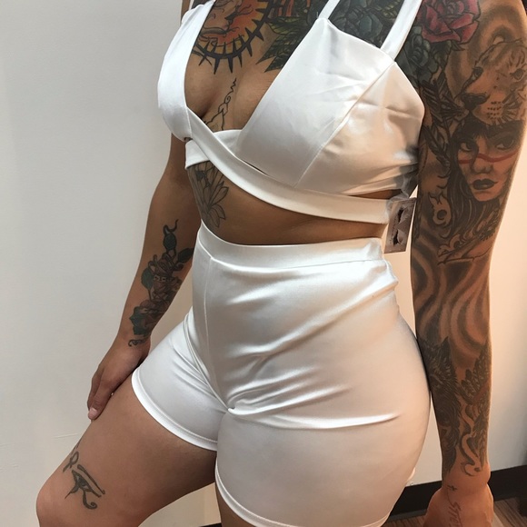 ‼️ Two Piece Silky Crop Top Shorts Set - Picture 3 of 4